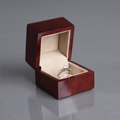 Ring clip box